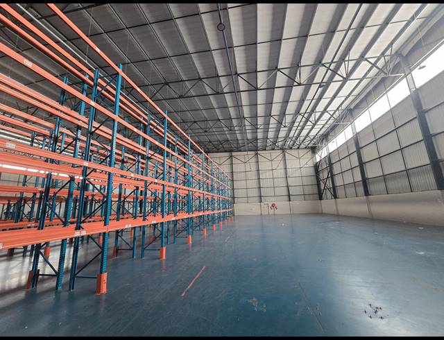 3,234M² WAREHOUSE FOR SALE IN COSMO BUSINESS PARK
